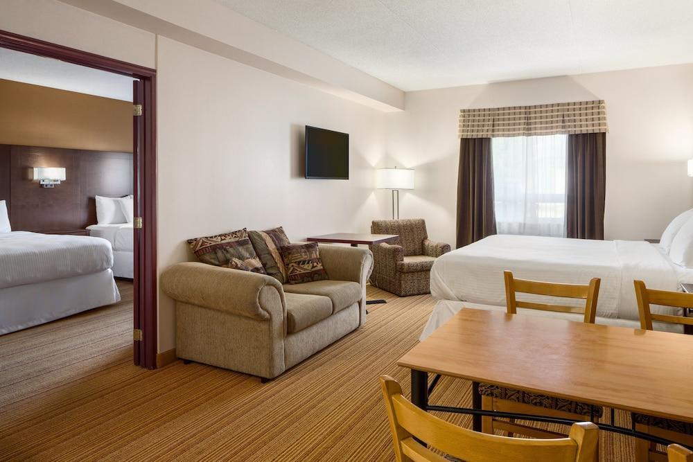 Days Inn By Wyndham Leamington Exteriör bild
