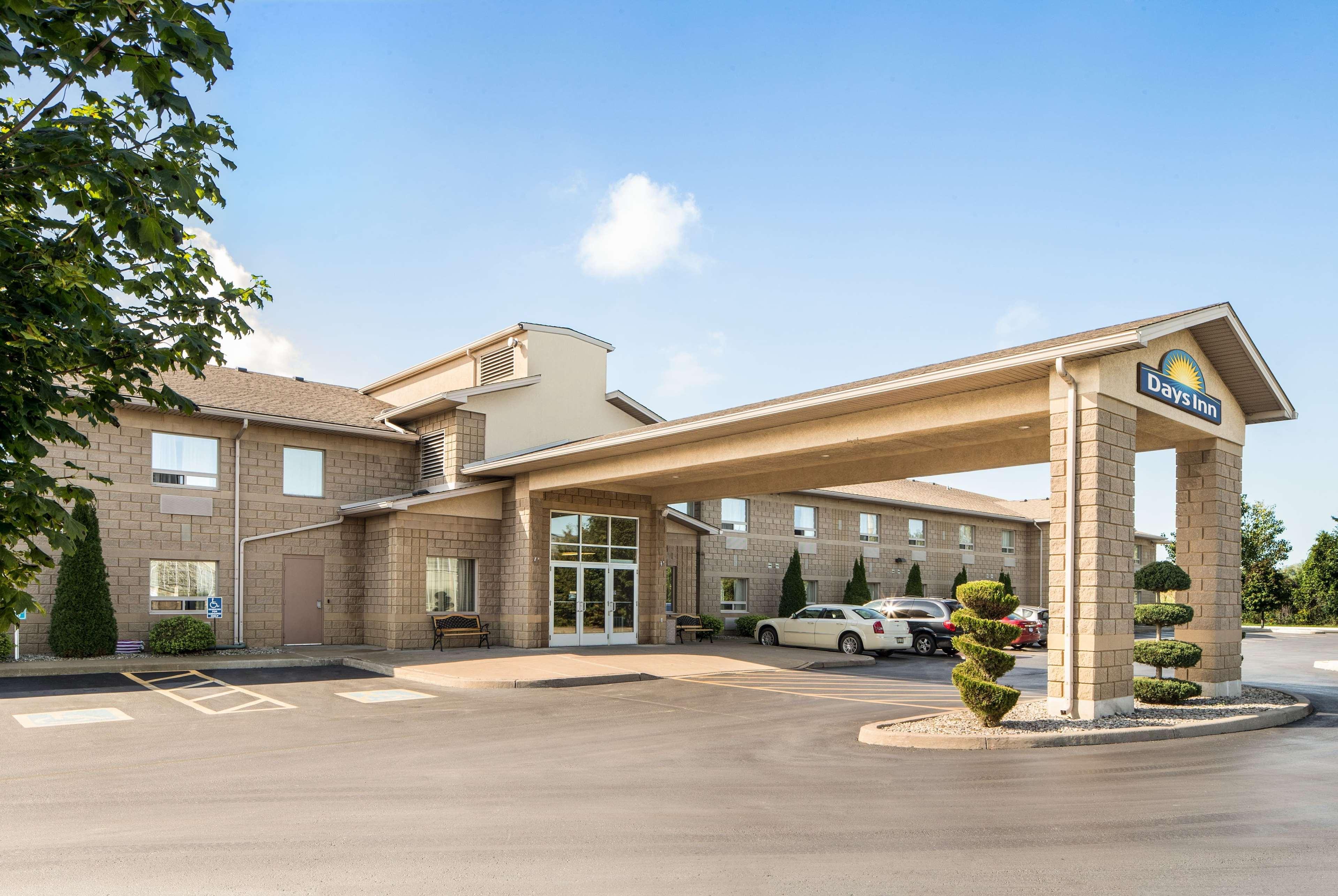 Days Inn By Wyndham Leamington Exteriör bild