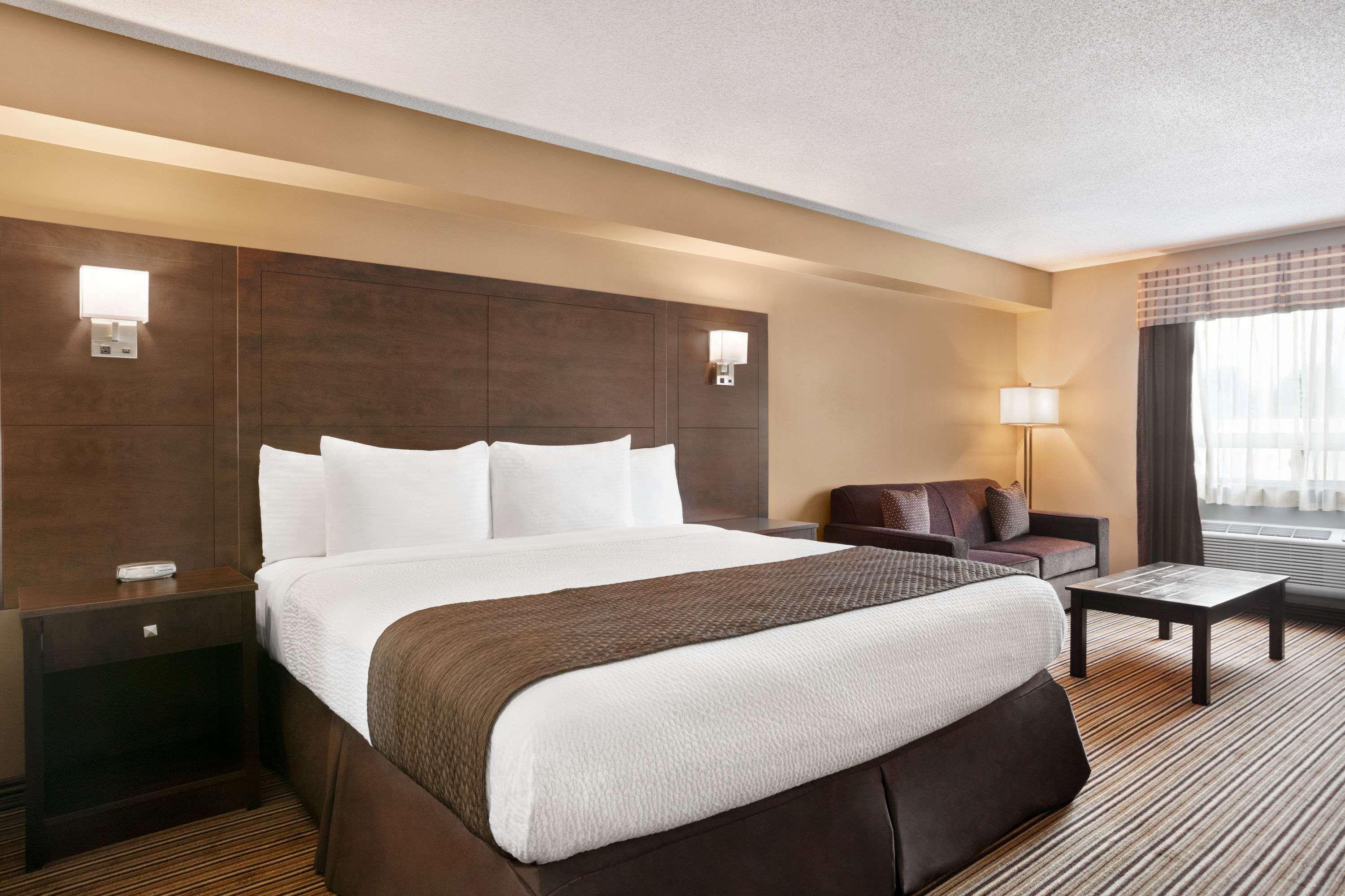 Days Inn By Wyndham Leamington Exteriör bild