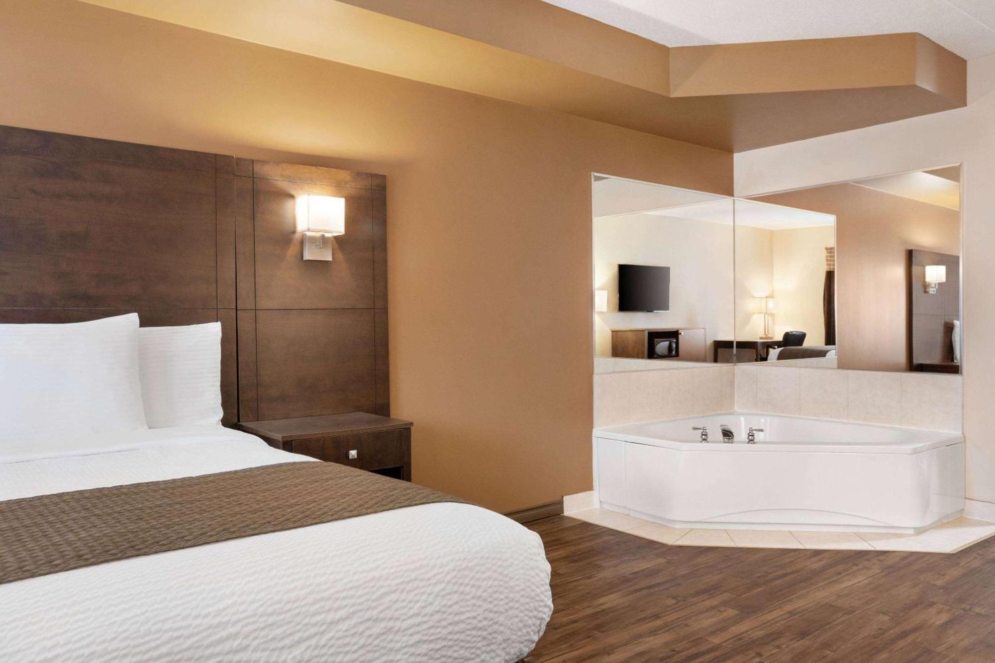 Days Inn By Wyndham Leamington Exteriör bild