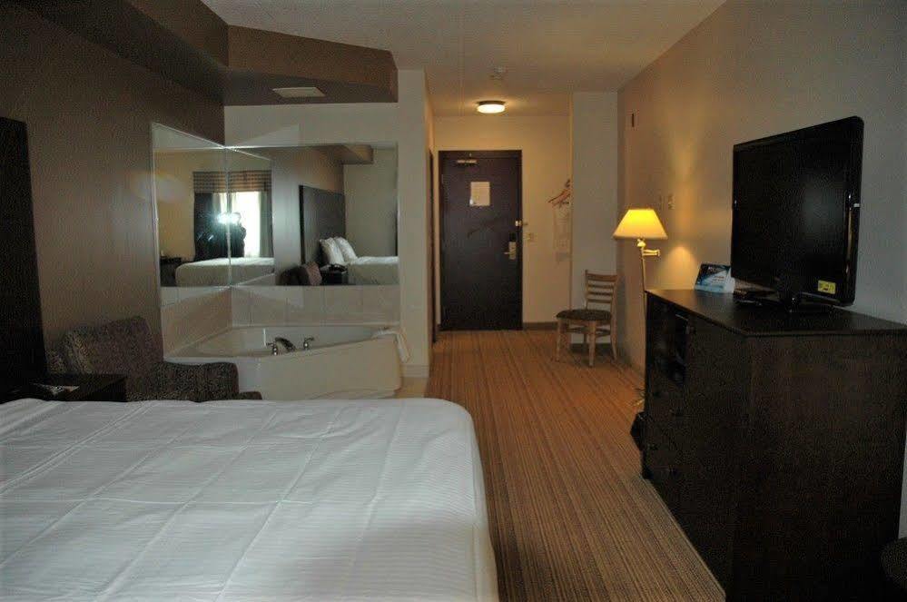 Days Inn By Wyndham Leamington Exteriör bild
