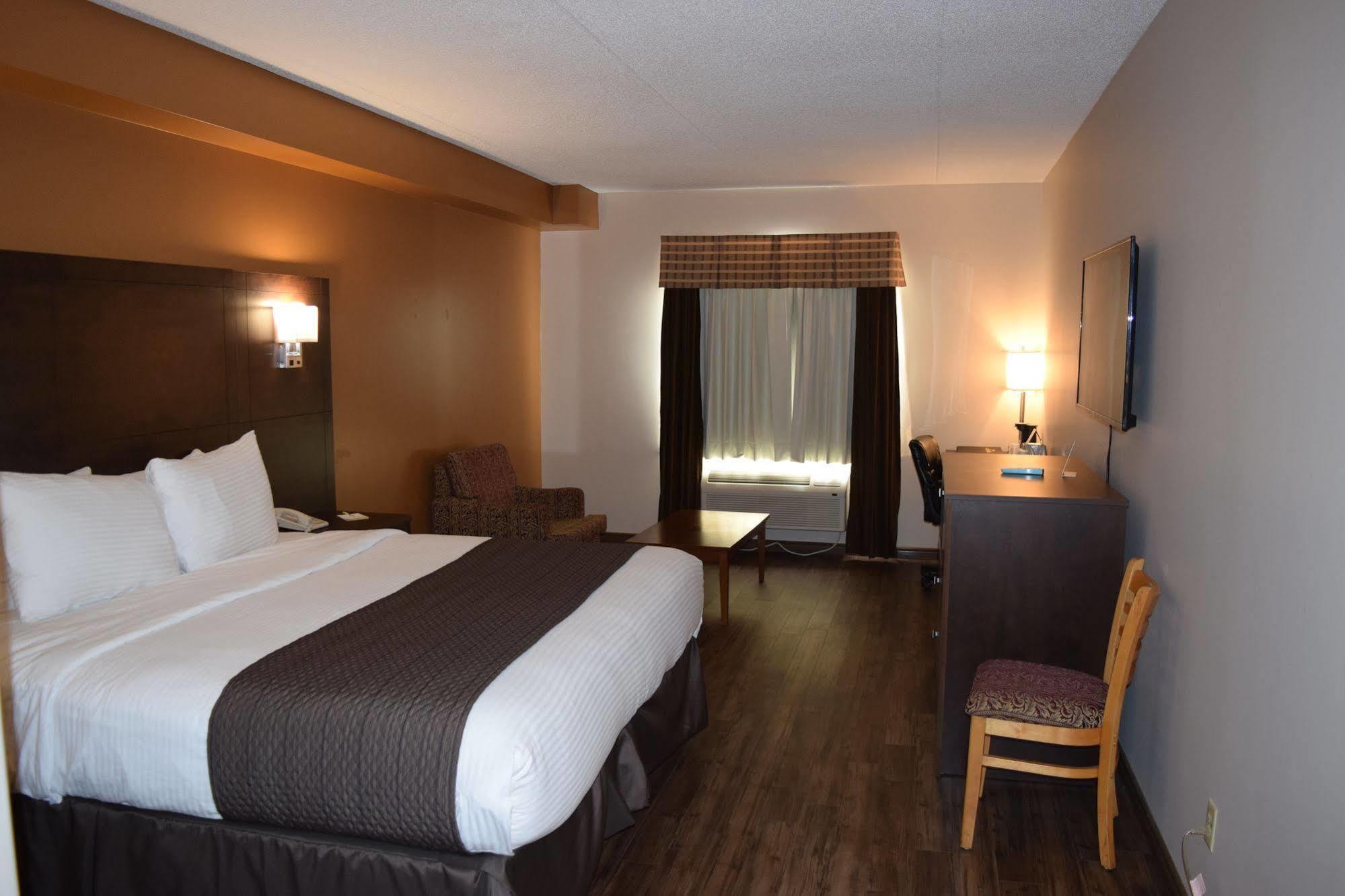 Days Inn By Wyndham Leamington Exteriör bild