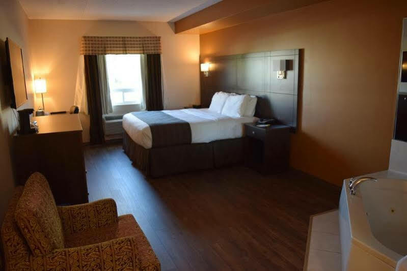 Days Inn By Wyndham Leamington Exteriör bild