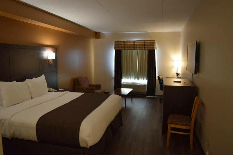 Days Inn By Wyndham Leamington Exteriör bild
